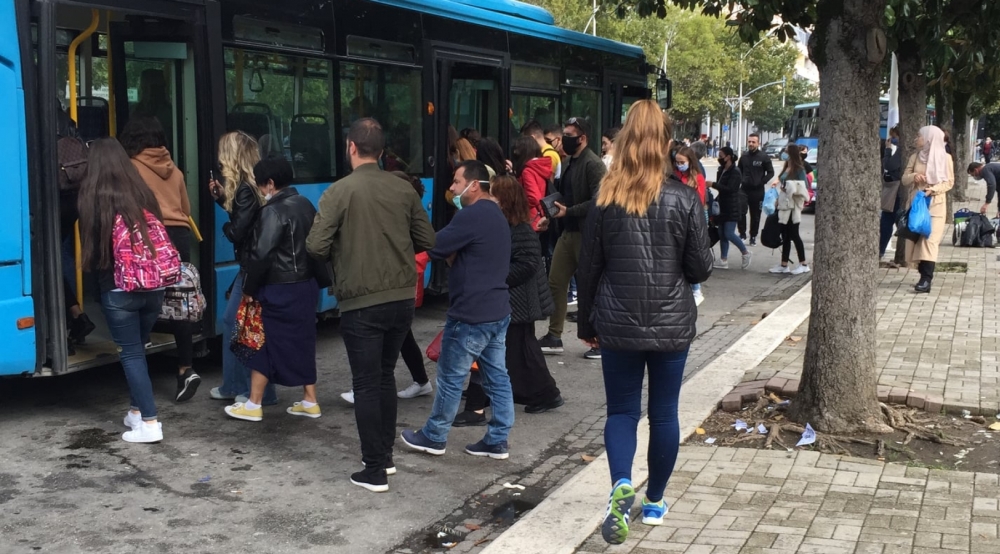Cmimi i larte i karburantit, Shoqata e Transportit paralajmeron rritje te biletes